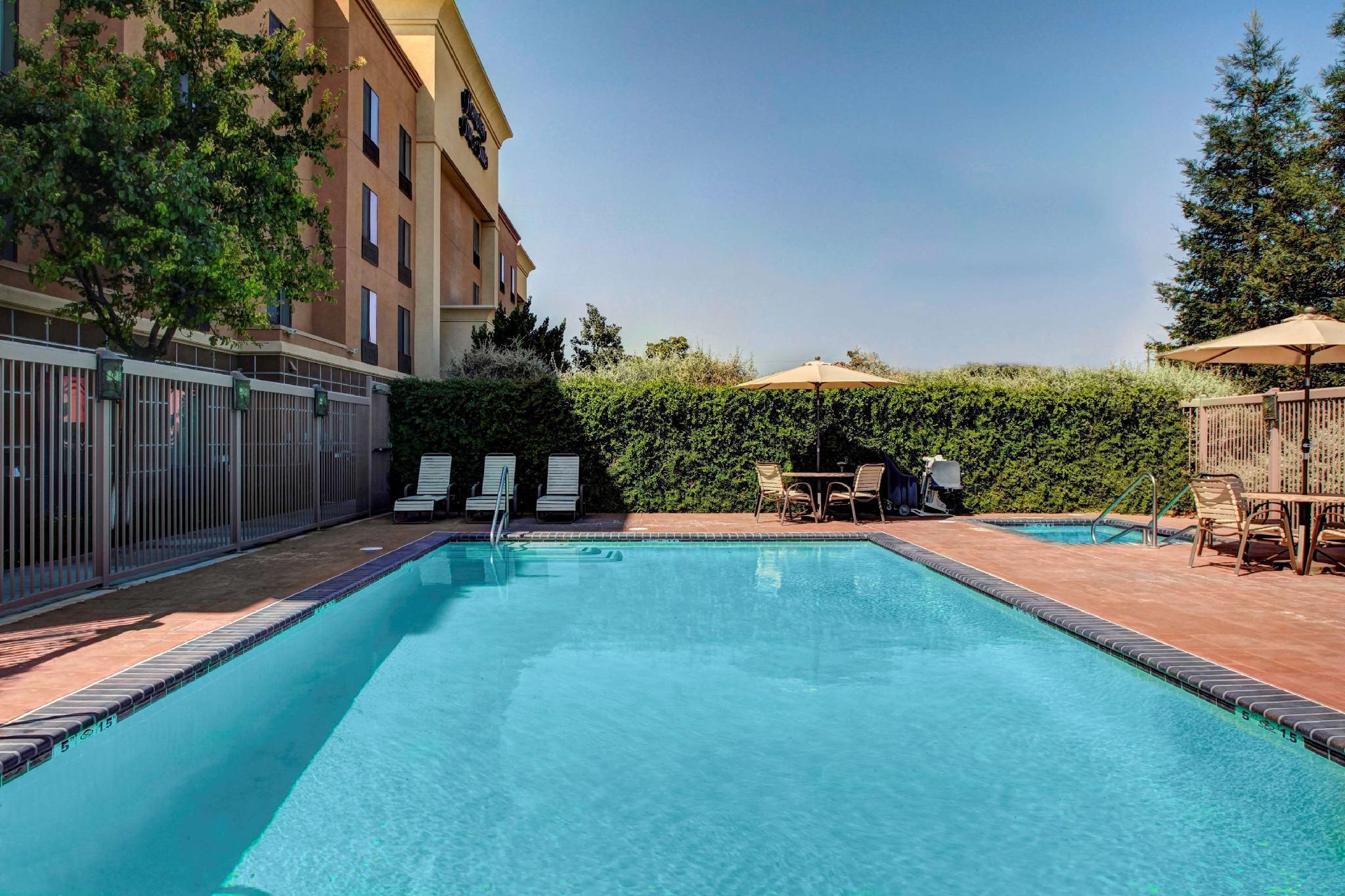 Hampton Inn And Suites Bakersfield / Highway 58 Экстерьер фото