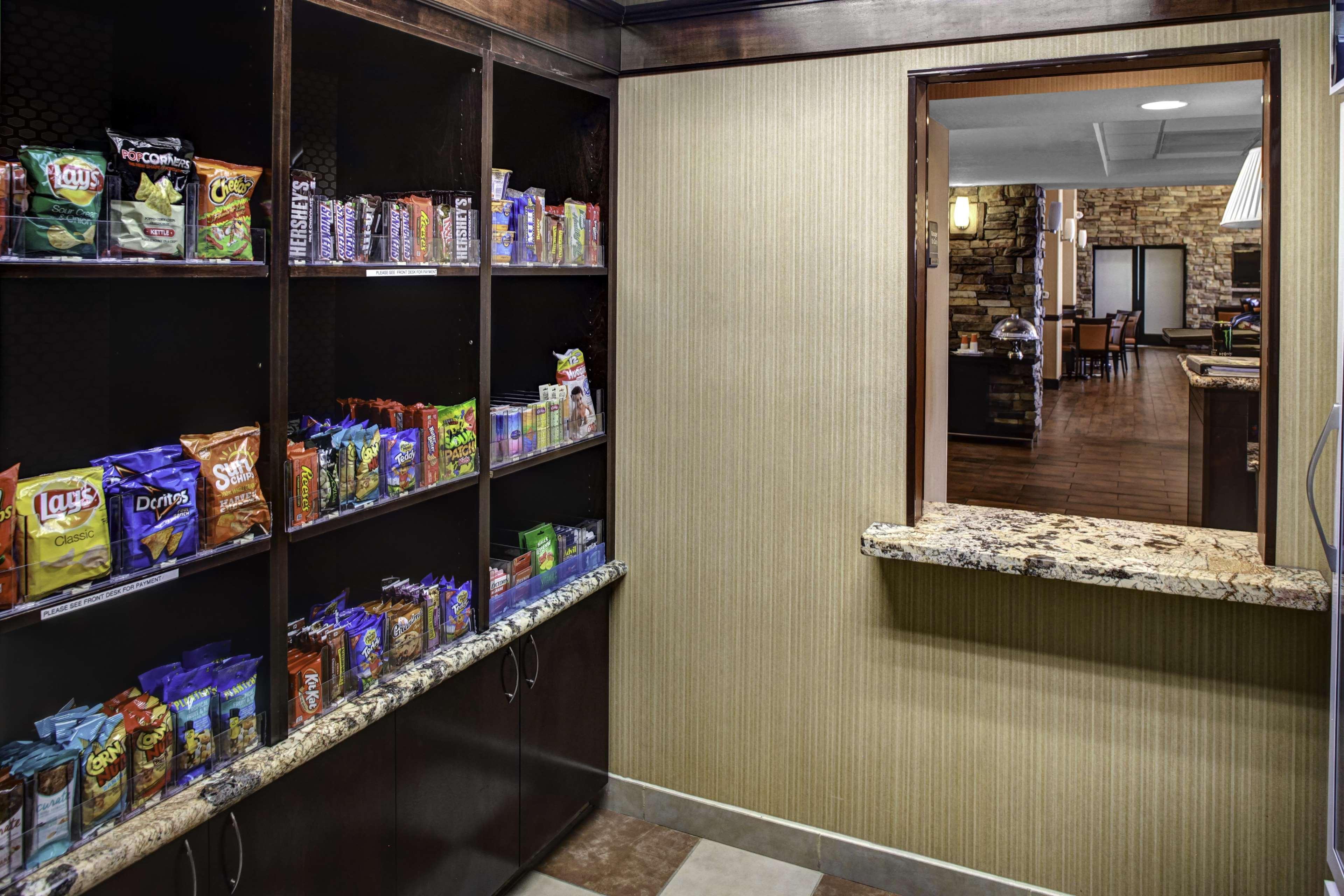Hampton Inn And Suites Bakersfield / Highway 58 Экстерьер фото
