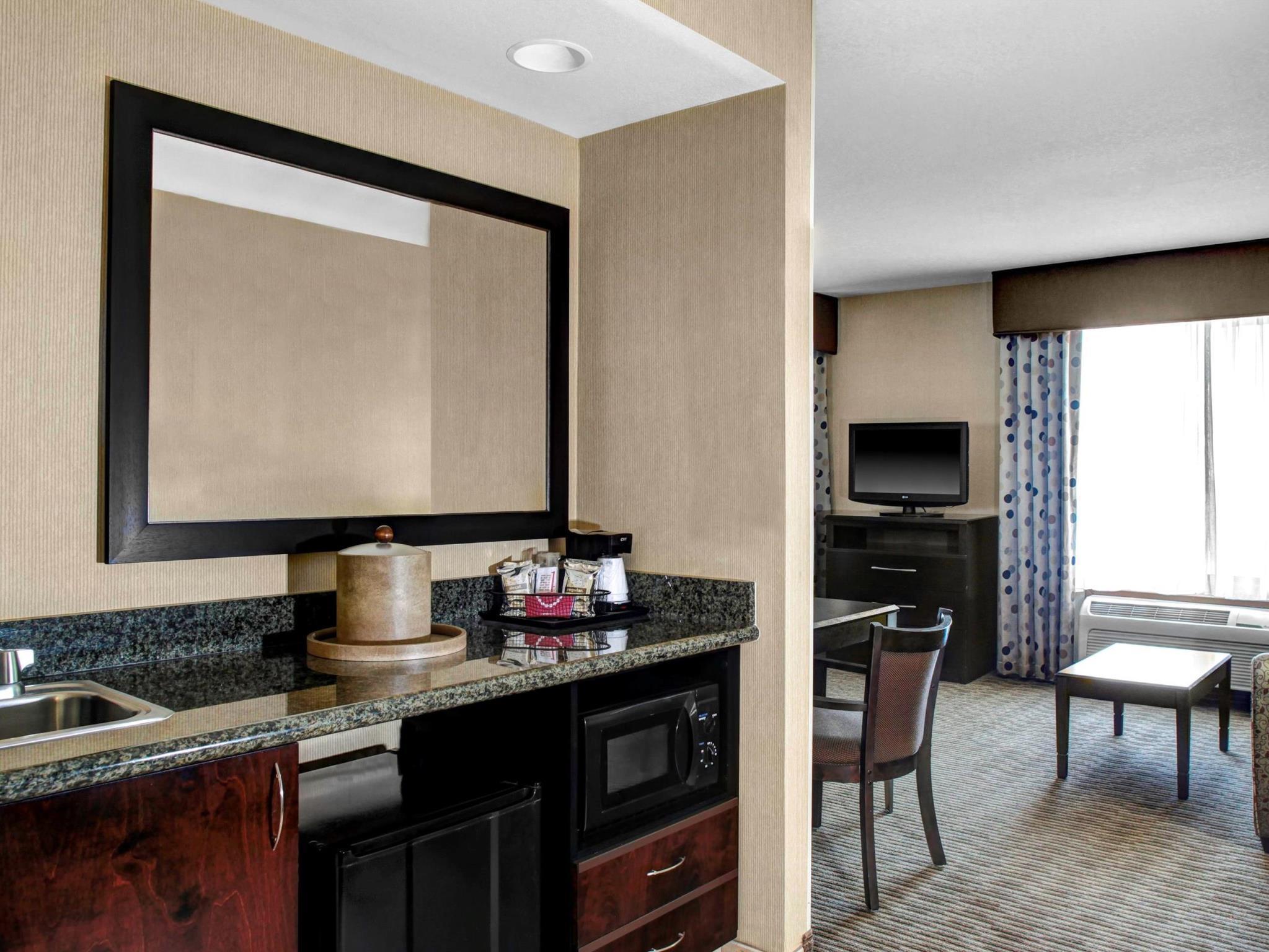 Hampton Inn And Suites Bakersfield / Highway 58 Экстерьер фото