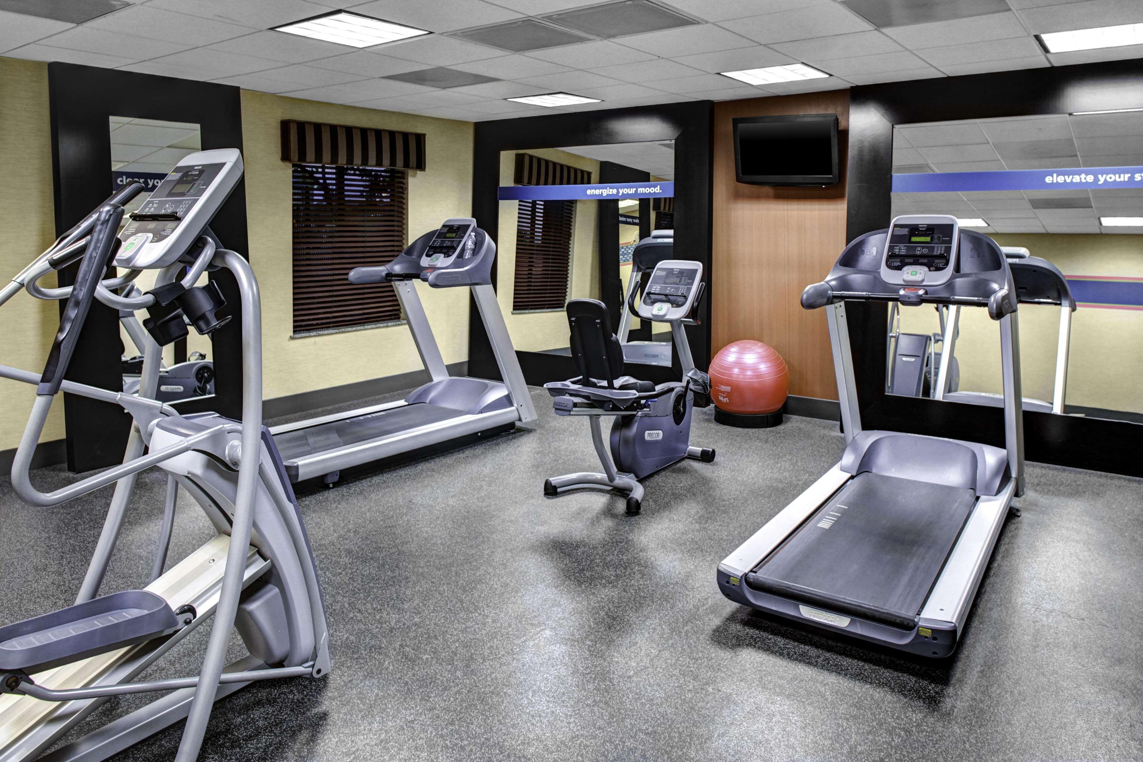 Hampton Inn And Suites Bakersfield / Highway 58 Экстерьер фото
