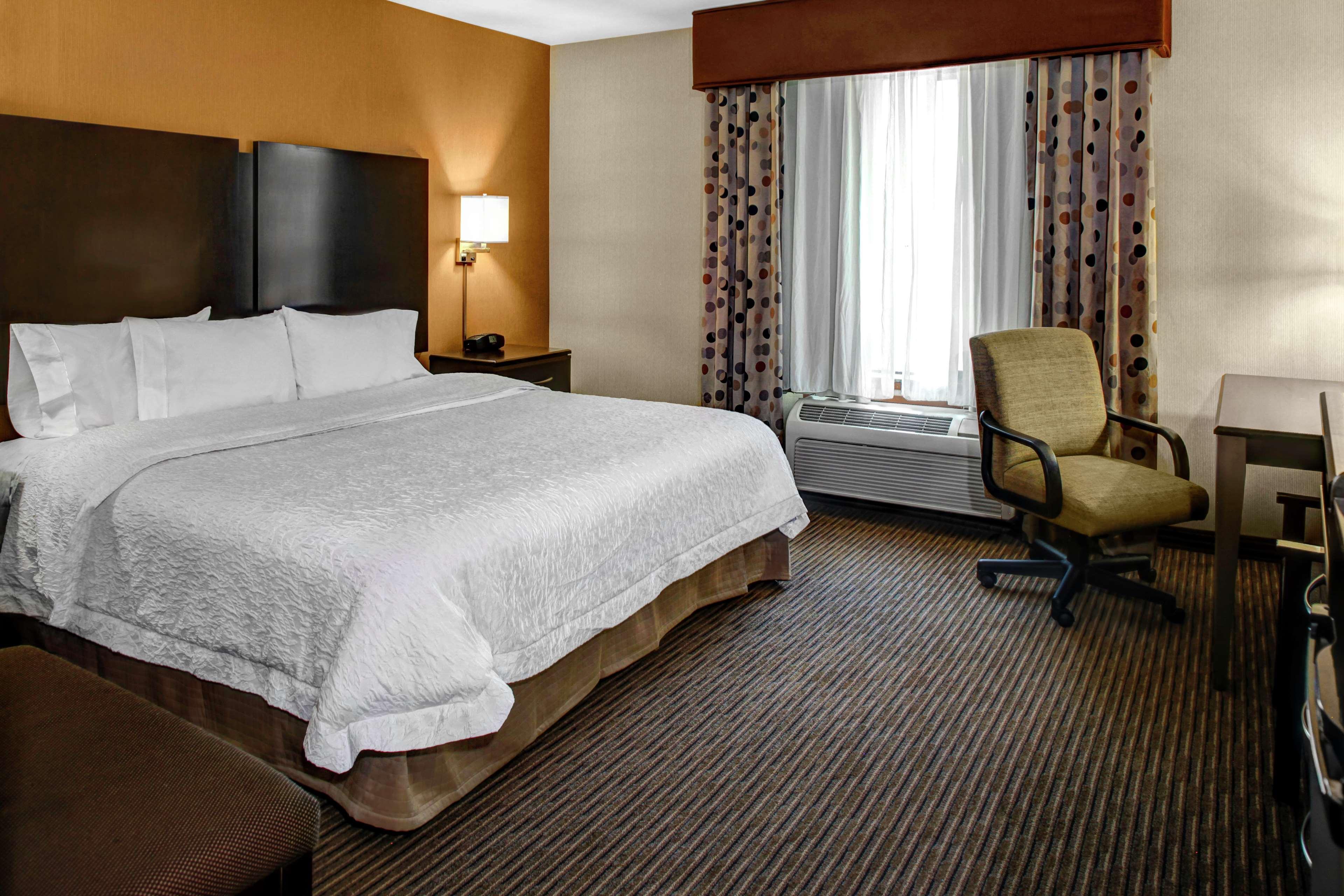 Hampton Inn And Suites Bakersfield / Highway 58 Экстерьер фото