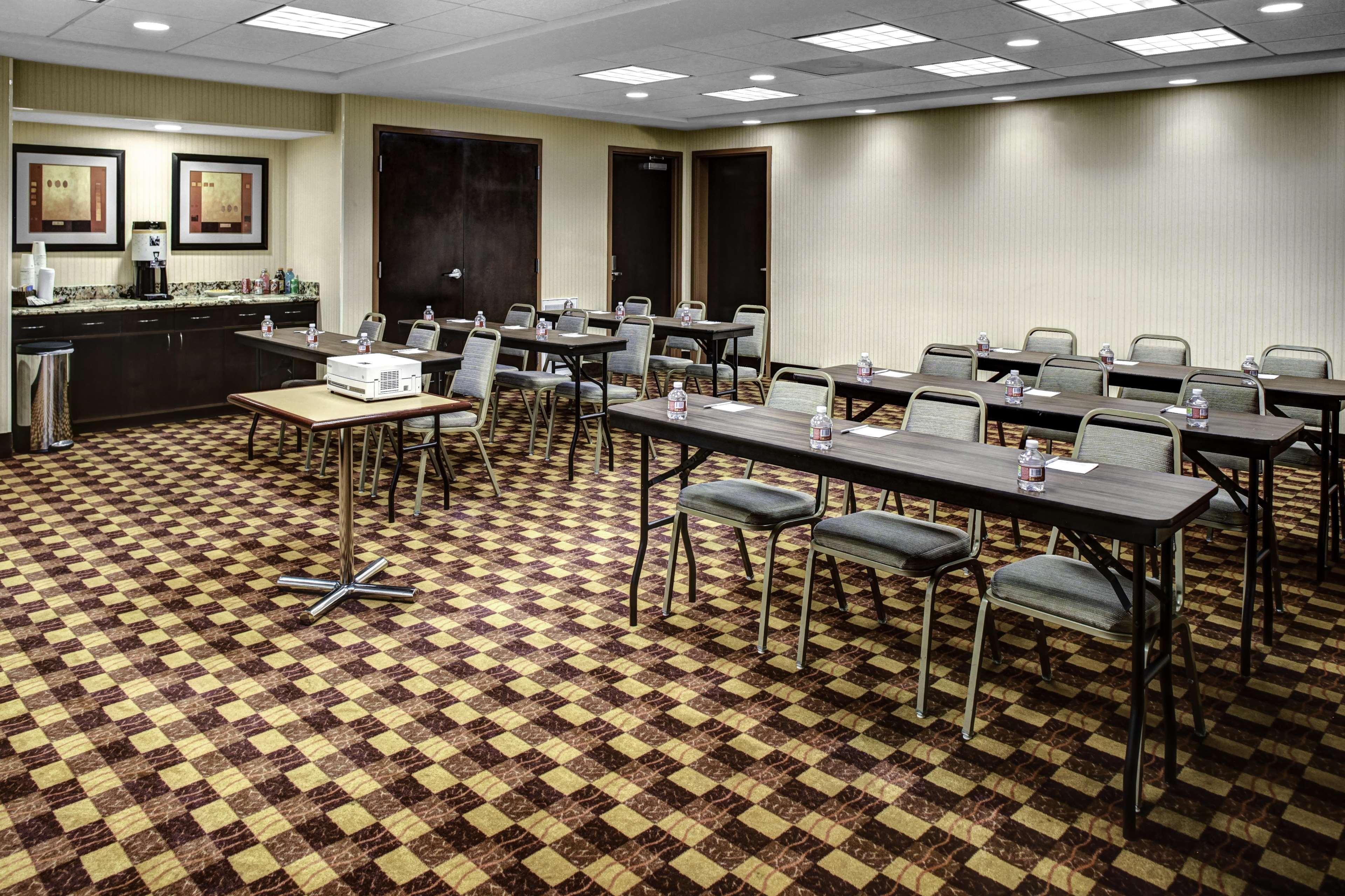 Hampton Inn And Suites Bakersfield / Highway 58 Экстерьер фото