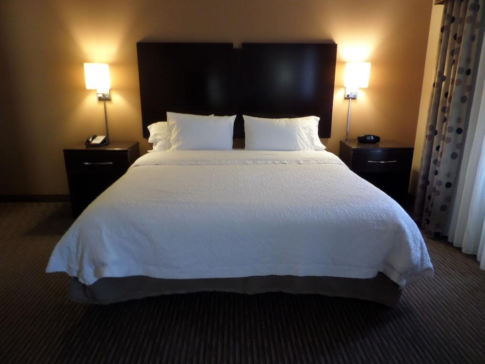 Hampton Inn And Suites Bakersfield / Highway 58 Экстерьер фото