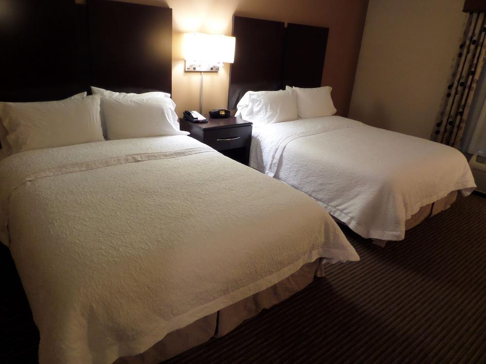 Hampton Inn And Suites Bakersfield / Highway 58 Экстерьер фото