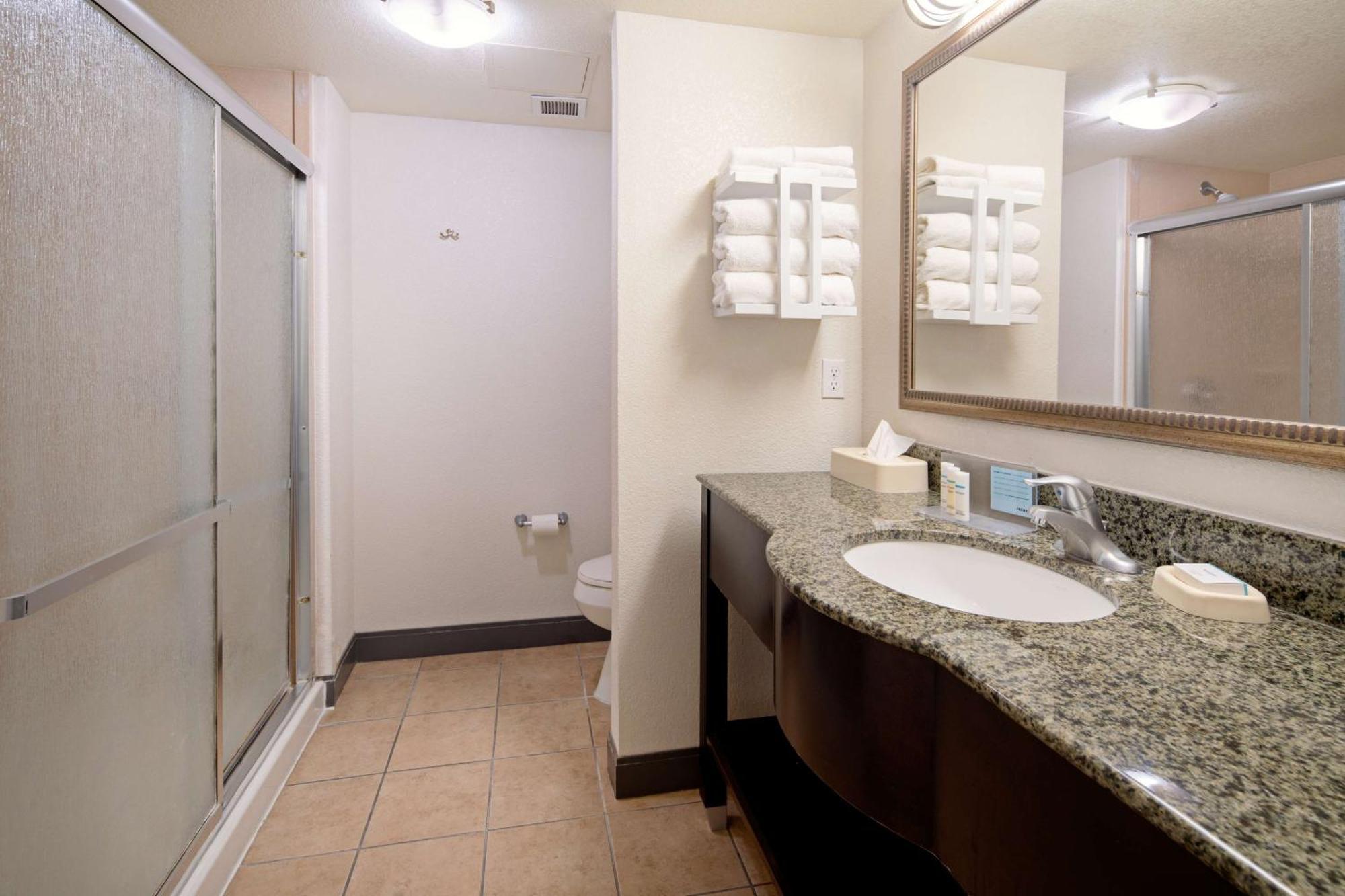 Hampton Inn And Suites Bakersfield / Highway 58 Экстерьер фото