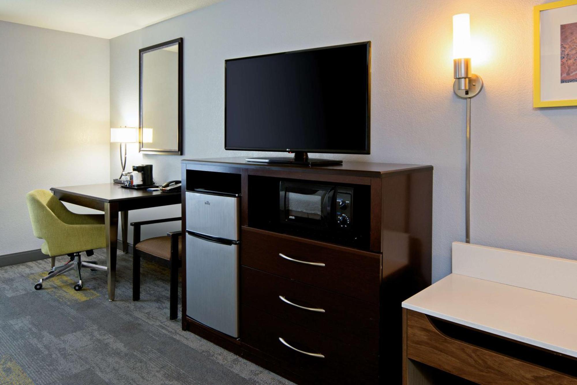 Hampton Inn And Suites Bakersfield / Highway 58 Экстерьер фото